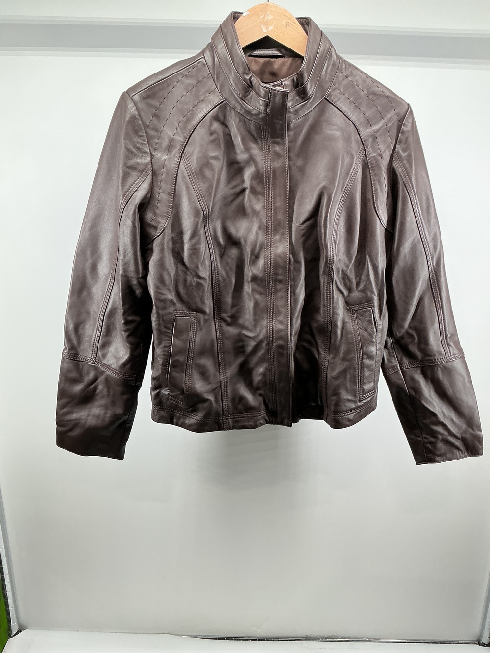 100% Leather Stand-Collar Jacket - Picture 2 of 4